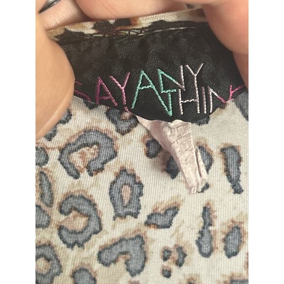 Cheetah Print Top - Picture 2 of 3